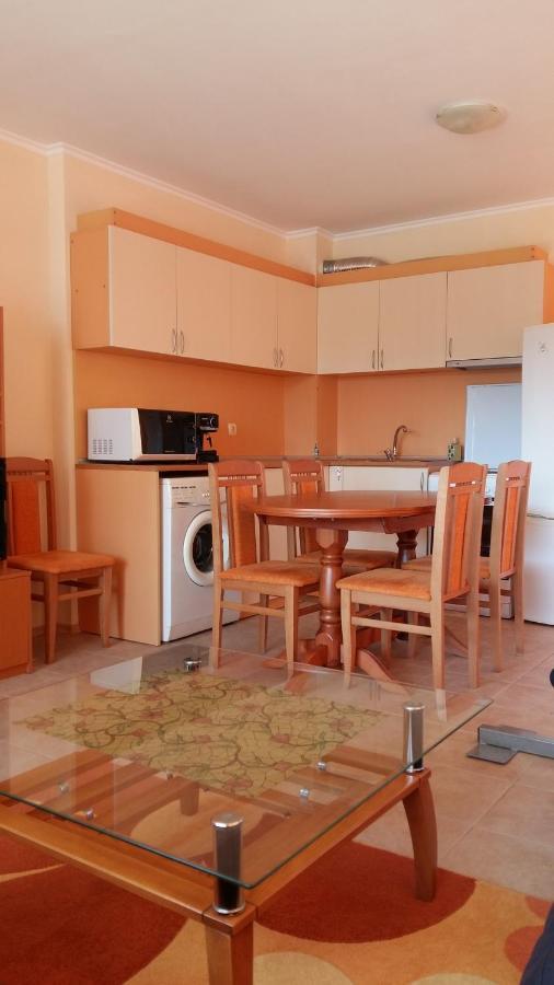 Sunrise Apartment Balchik Exterior photo